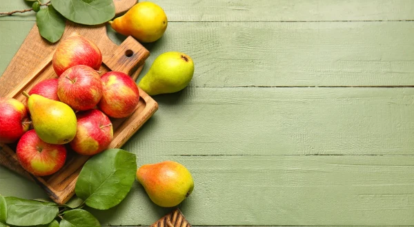 Изображение к статье: Врач объяснил, чем груши полезнее яблок