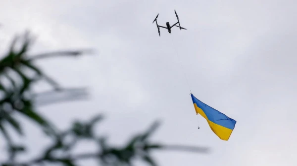 Изображение к статье: Дроны несут славу героям.