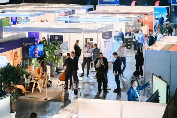 Изображение к статье: Найди партнеров по технологиям и цифровым решениям на выставке и конференциях Riga Comm 2025!