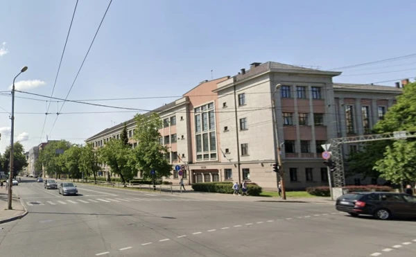 Изображение к статье: «Атмосфера в школе хорошая» — директор 13-й средней опровергла критику