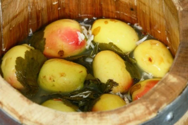 Изображение к статье: Замачиваем яблоки и груши. Кулинарные хитрости от опытного дачника