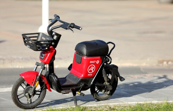 Изображение к статье: Ride Mobility продолжил прокат мопедов, несмотря на запрет ЦЗПП