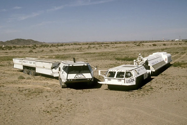 Изображение к статье: Ядерные ракеты MX уже выпускались в мобильном варианте, но их сняли с вооружения.