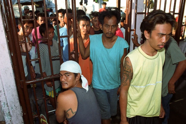 Изображение к статье: Арестованная филиппинская братва.