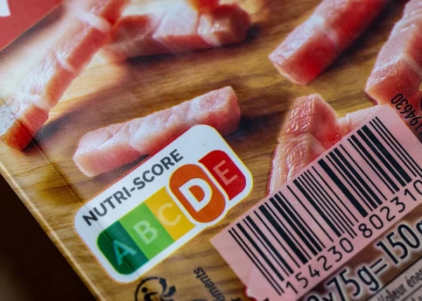 Изображение к статье: Йогурт с буквой Е или А? В Латвии предлагают маркировать полезность еды прямо в магазине