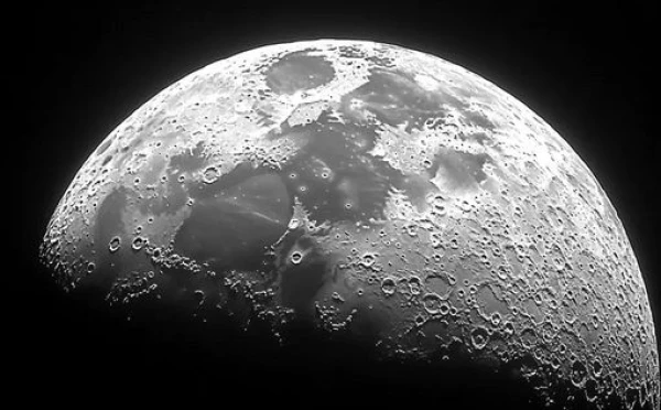 Изображение к статье: На Луне жили люди: новая теория бросает вызов официальной науке