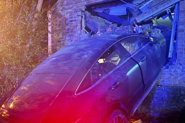 Изображение к статье: Хозяин разрушенного дочерью бандита Цапка дома отказался от претензий