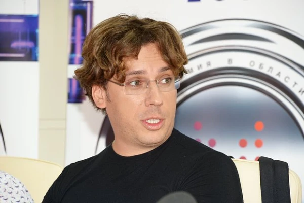 Изображение к статье: Нужны деньги: Максим Галкин продал Bentley. Сколько выручил?