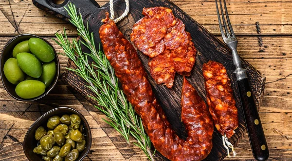 Изображение к статье: Чоризо: что это такое простыми словами и с чем ее едят