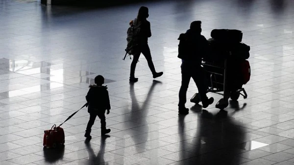 Изображение к статье: Если человек нелегал — в самолёт и домой, - политолог