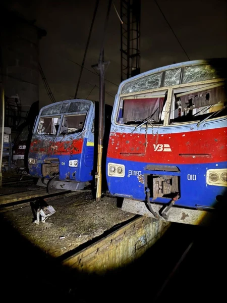 Изображение к статье: Разбомбленное депо в Полтаве.