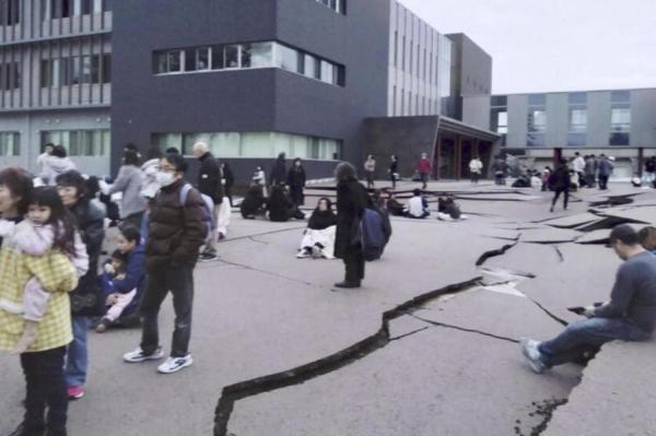 Изображение к статье: В Японии сильное землетрясение вызвало цунами