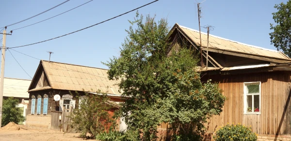 Изображение к статье: Это Харабали - летом пыль, зимой грязь.