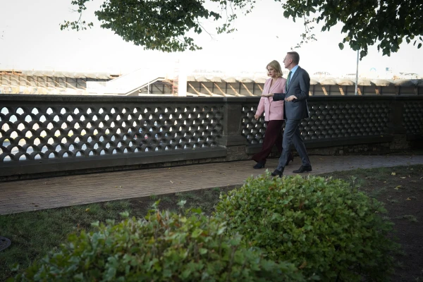 Изображение к статье: фото - канцелярия президента ЛР