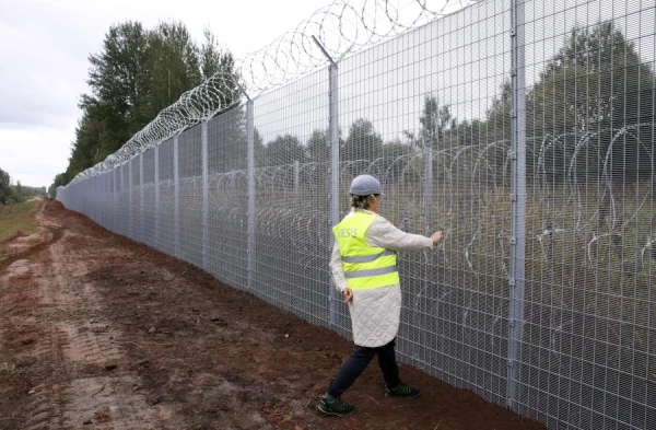 Изображение к статье: Кубнец проник в Латвию из России через дыру в заборе