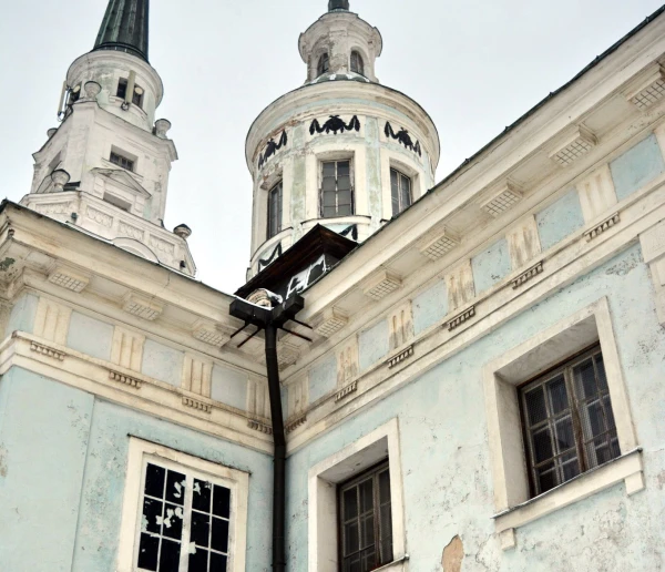 Изображение к статье: Старинная церковь Петра и Павла — ныне концертный зал... Фото автора.