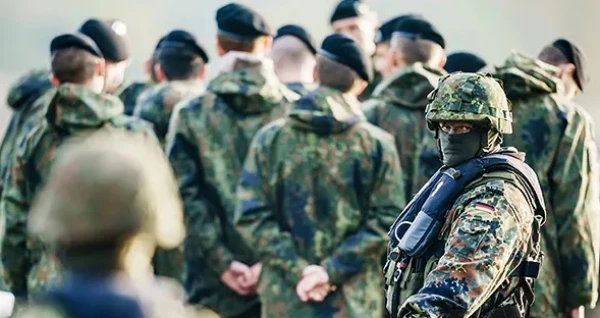 Изображение к статье: А можно было бы вспомнить, как деды воевали.