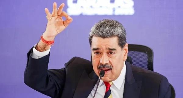 Изображение к статье: Николас понял, что у него мало шансов.