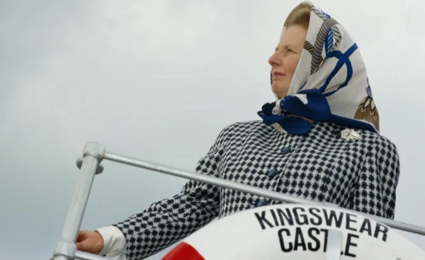 Изображение к статье: Премьер-министр придерживалась традиционного дресс-кода.