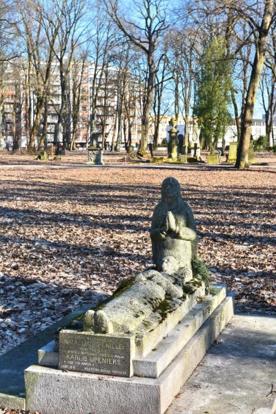 Изображение к статье: В Европе оживает кладбищенский туризм