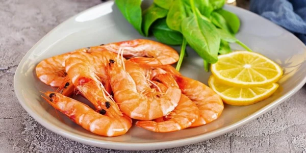 Изображение к статье: «Резиновые» креветки больше не проблема! Ее решают всего 2 ингредиента — лайфхак от повара