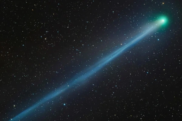 Изображение к статье: Летит к нам впервые за 1350 лет: как найти в небе одну из самых ярких комет 2025 года