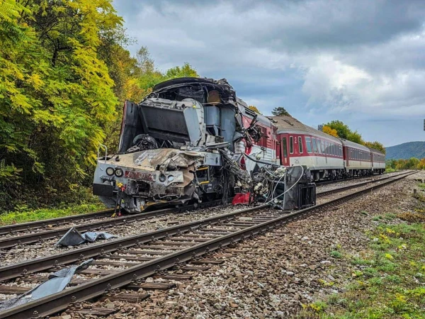 Изображение к статье: Названа причину лобового столкновения поездов, в которой пострадали десятки человек