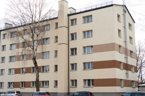 Изображение к статье: Даугавпилсу удалось отремонтировать «хрущевку» на деньги Altum.