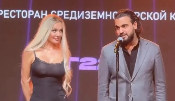 Изображение к статье: Анечке есть, что показать.