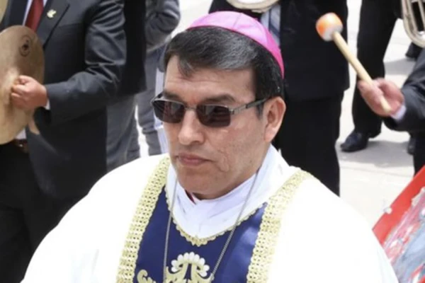 Изображение к статье: Святой отец попал в неприятную ситуацию.