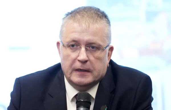 Изображение к статье: Польша покупает золото. А что покупает Латвия? Экономист сделал свой вывод