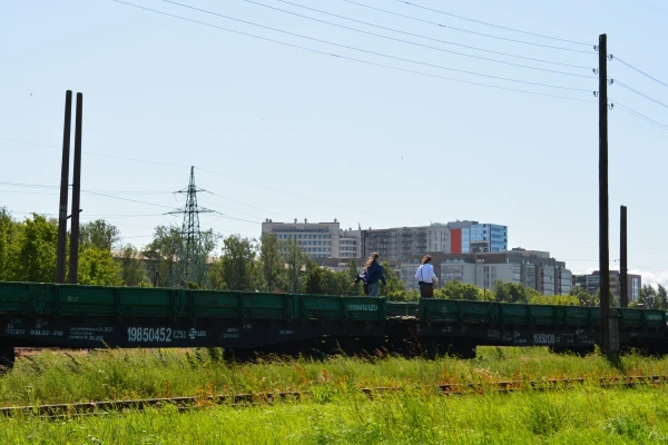 Изображение к статье: Государственная железная дорога стала объектом интересных игр. Фото автора.