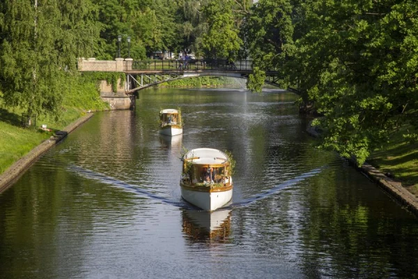 Изображение к статье: Пробки растут, а альтернатива - под носом: в Риге водный транспорт может стать спасением