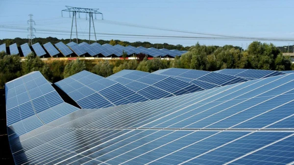 Изображение к статье: Солнечные батареи могут давать энергию только в светлое время суток.