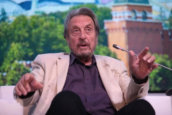 Изображение к статье: Отец Илона Маска Эррол сравнил Москву с Вашингтоном и Лондоном