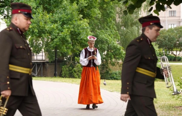 Изображение к статье: Неуважение жестом... «Единство» предлагает ужесточить наказания за неуважение к госязыку
