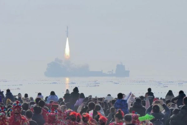 Изображение к статье: Китай запустил новую партию низкоорбитальных спутников