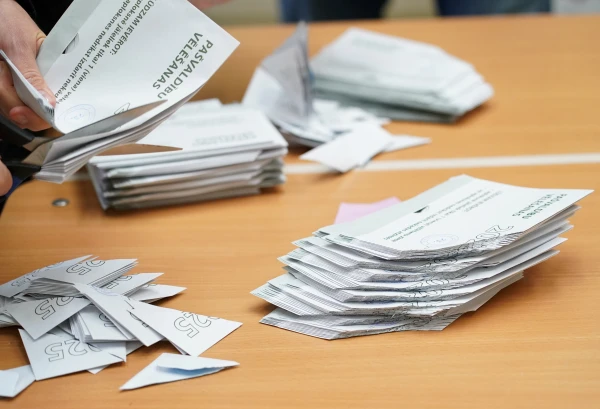 Изображение к статье: Сломать систему... Чего хотят добиться режиссер, экономист и независимый депутат?