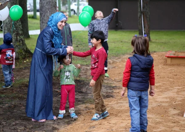 Изображение к статье: Латвия не хочет ни принимать мигрантов, ни платить за них. Готова помочь советом и транспортом