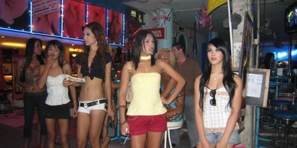 Изображение к статье: Проституция была в Донецке развита и до войны.