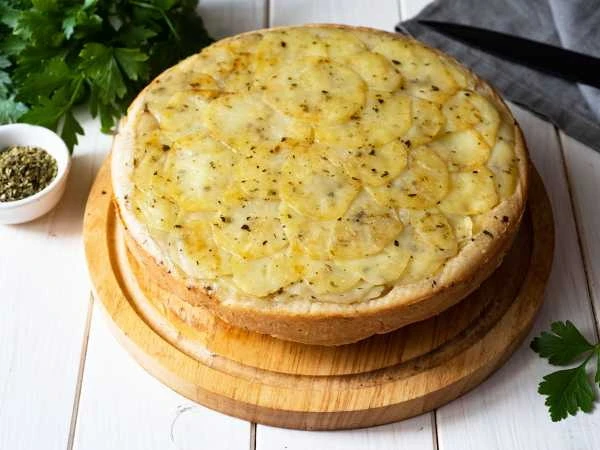 Изображение к статье: Готовьте сразу два: этот картофельный пирог исчезает со стола мгновенно!