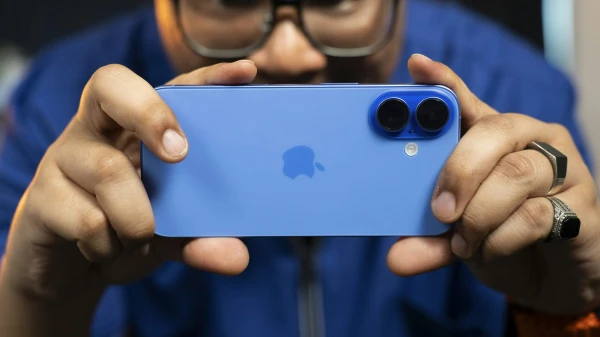 Изображение к статье: Высокие продажи iPhone связали с COVID-19