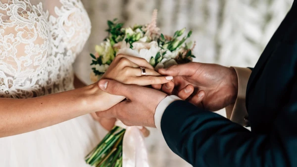 Изображение к статье: Женатые против холостяков: кто реально счастливее