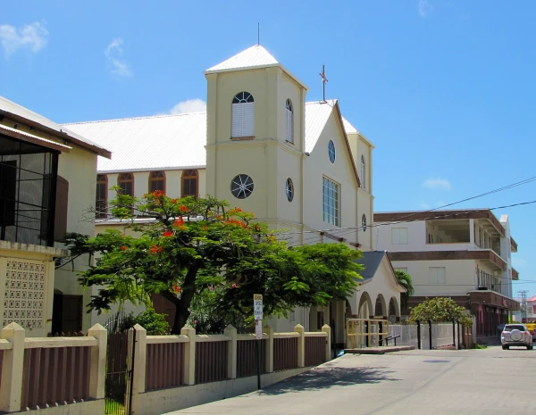 Изображение к статье: Тихая жизнь в бывшей британской колонии позволит приезжим остепениться.