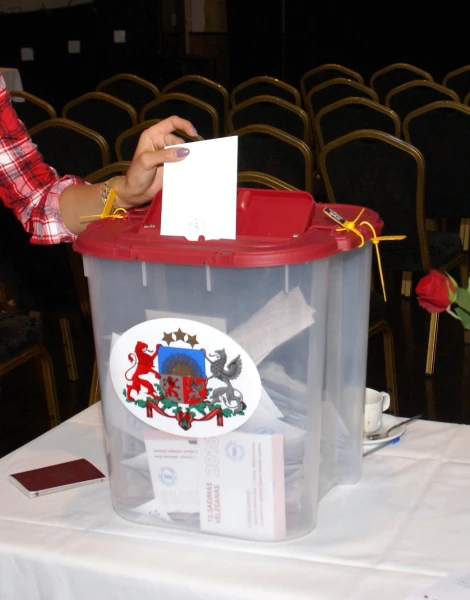 Изображение к статье: Избирательная революция в ЛР: зачем режиссер, экономист и священник решились на невозможную миссию