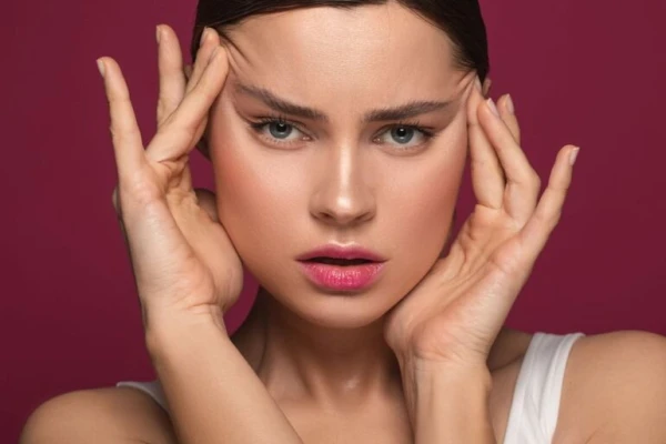 Изображение к статье: Почему лицо «сползает» вниз — и как вернуть ему форму