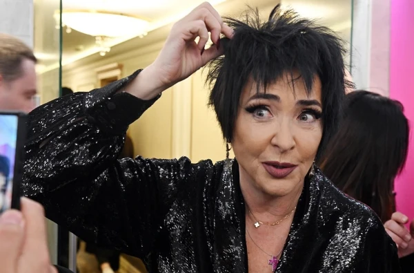 Изображение к статье: Звезда эстрады призывает других учиться на ее горьком примере.