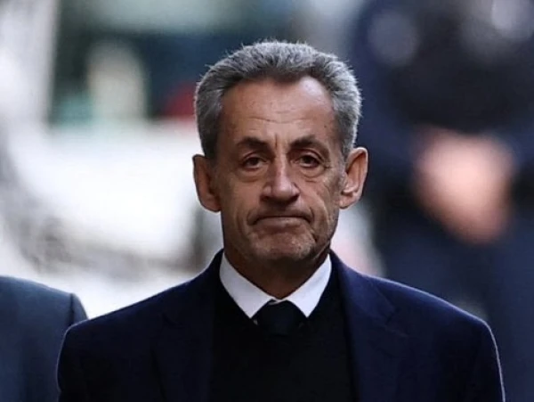 Изображение к статье: Трое заключённых доставлены в полицию за угроз Саркози