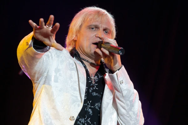 Изображение к статье: Певец родился 61 год назад в Советобаде, Таджикской ССР.