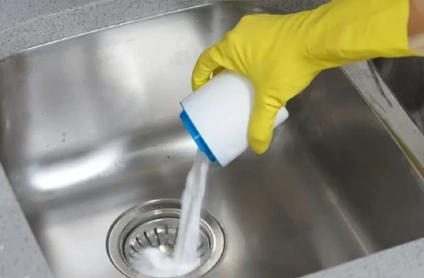 Изображение к статье: Простые способы очистки сливов и борьбы с неприятным запахом